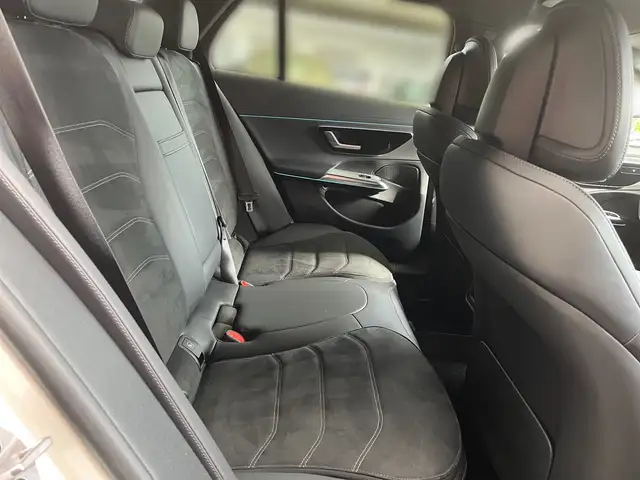 Mercedes-Benz E-Class view 11