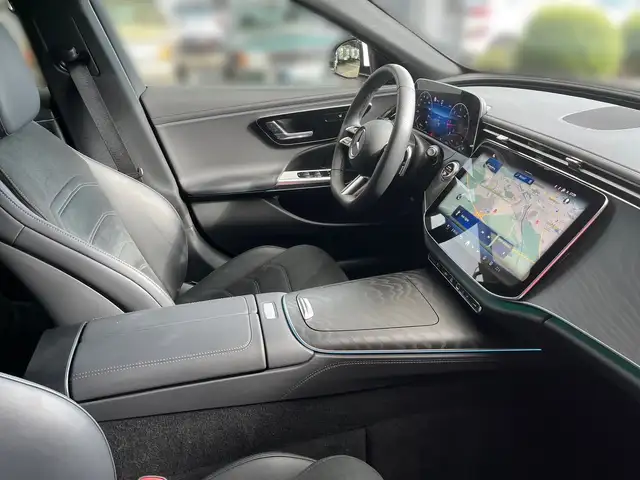 Mercedes-Benz E-Class view 10