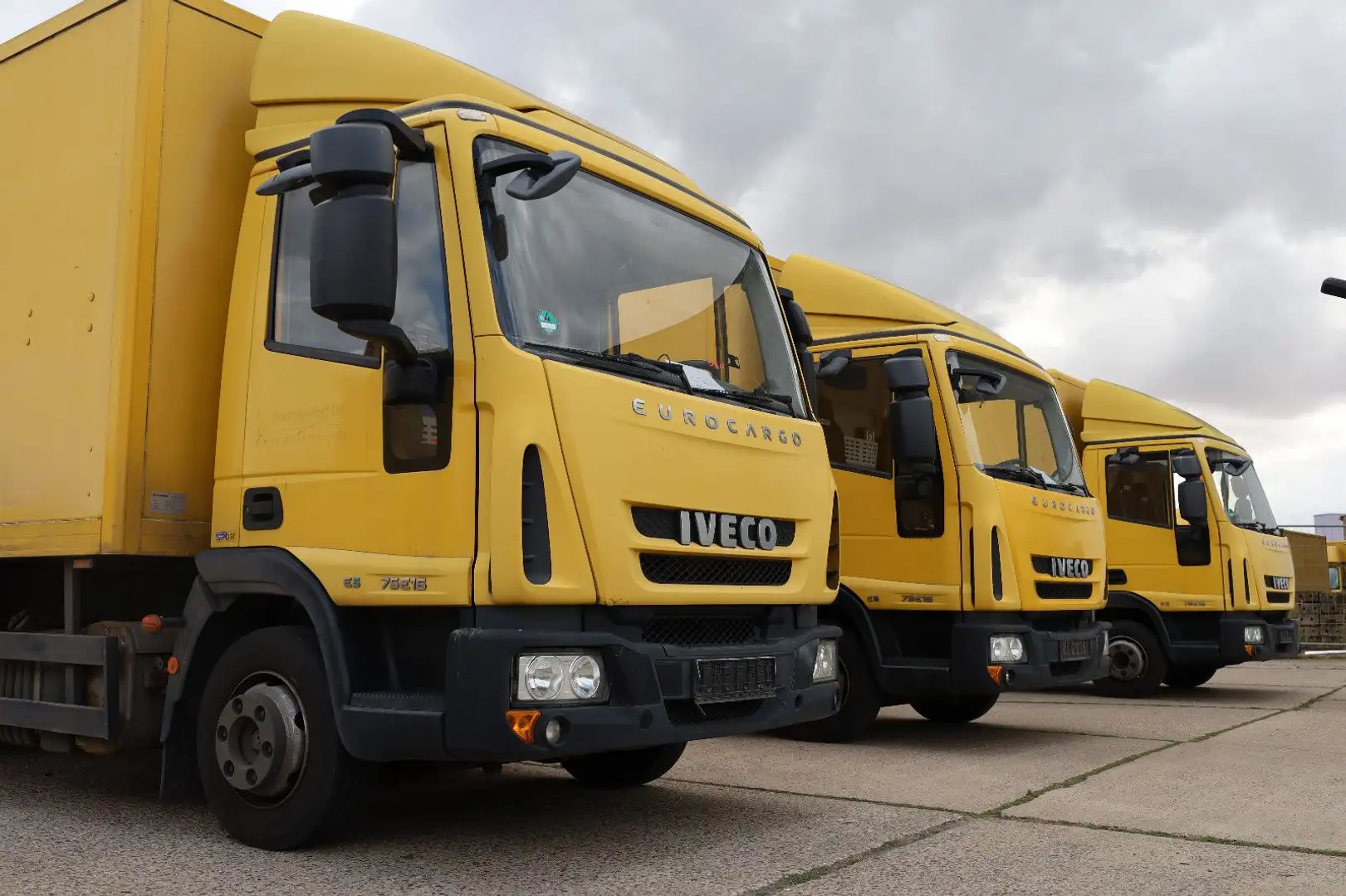 Iveco M752/Koffer/ 1. Hand Gelb - 1