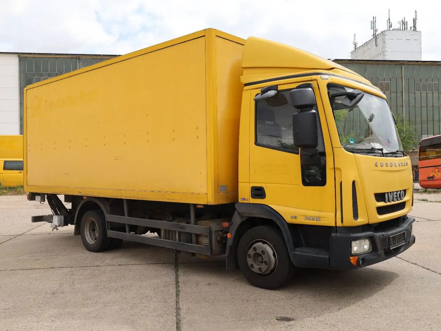 Iveco M752/Koffer/ 1. Hand Gelb - 2