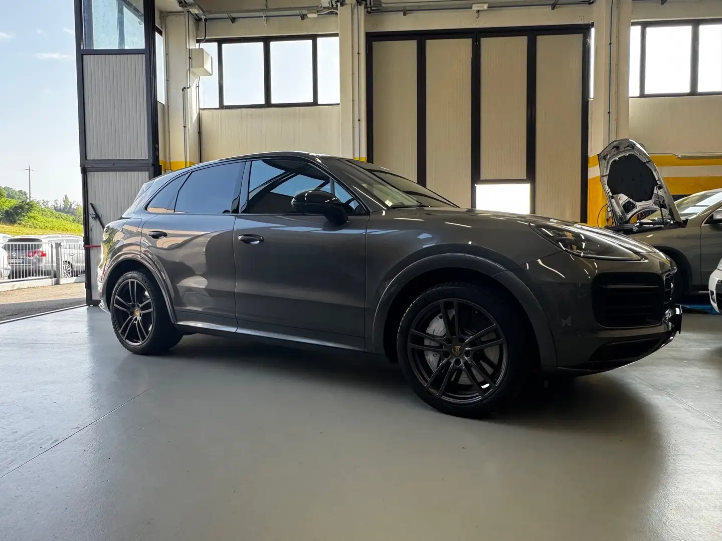 Porsche Cayenne 2.9 V6 441CV ASSE POST. STERZANTE R21 FULL Grigio - 2