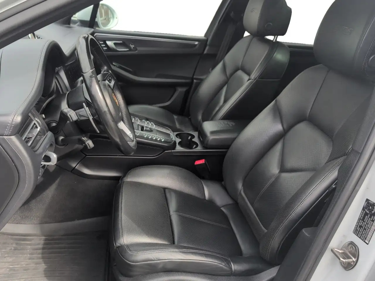 Porsche Macan снимка Porsche Macan