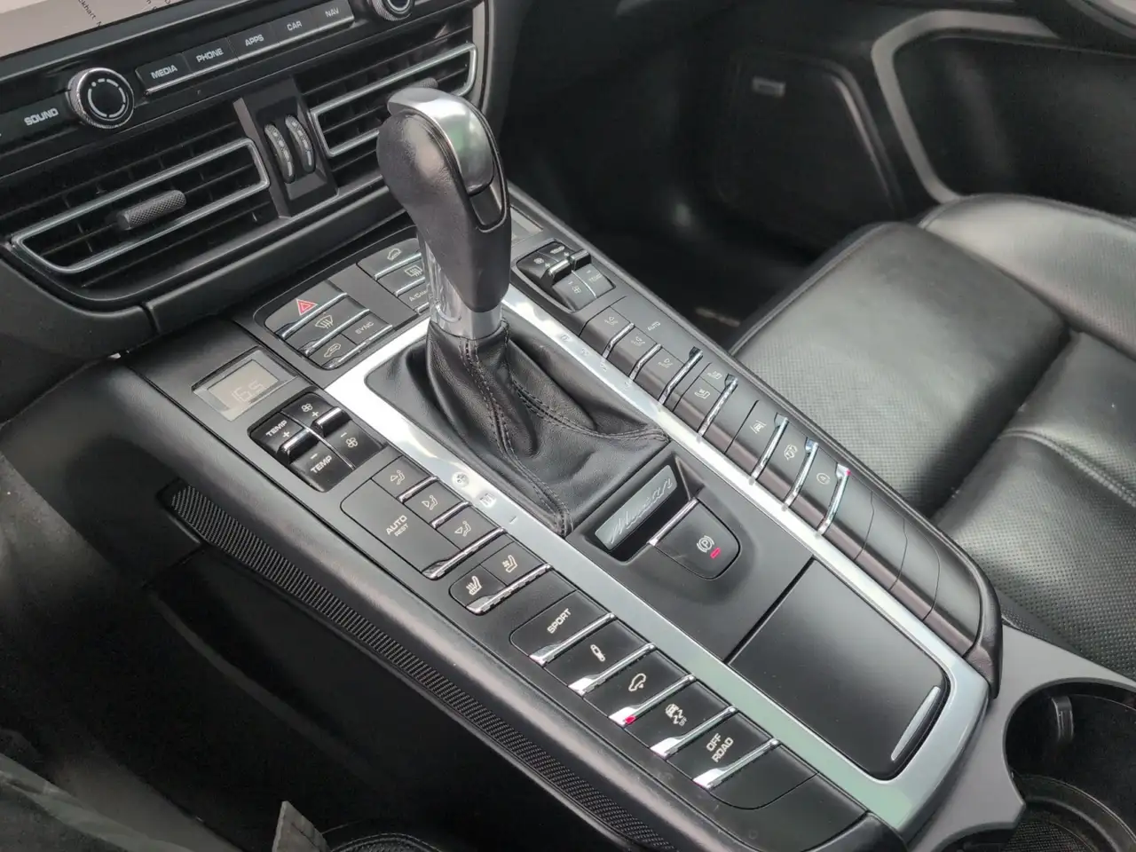 Porsche Macan снимка Porsche Macan