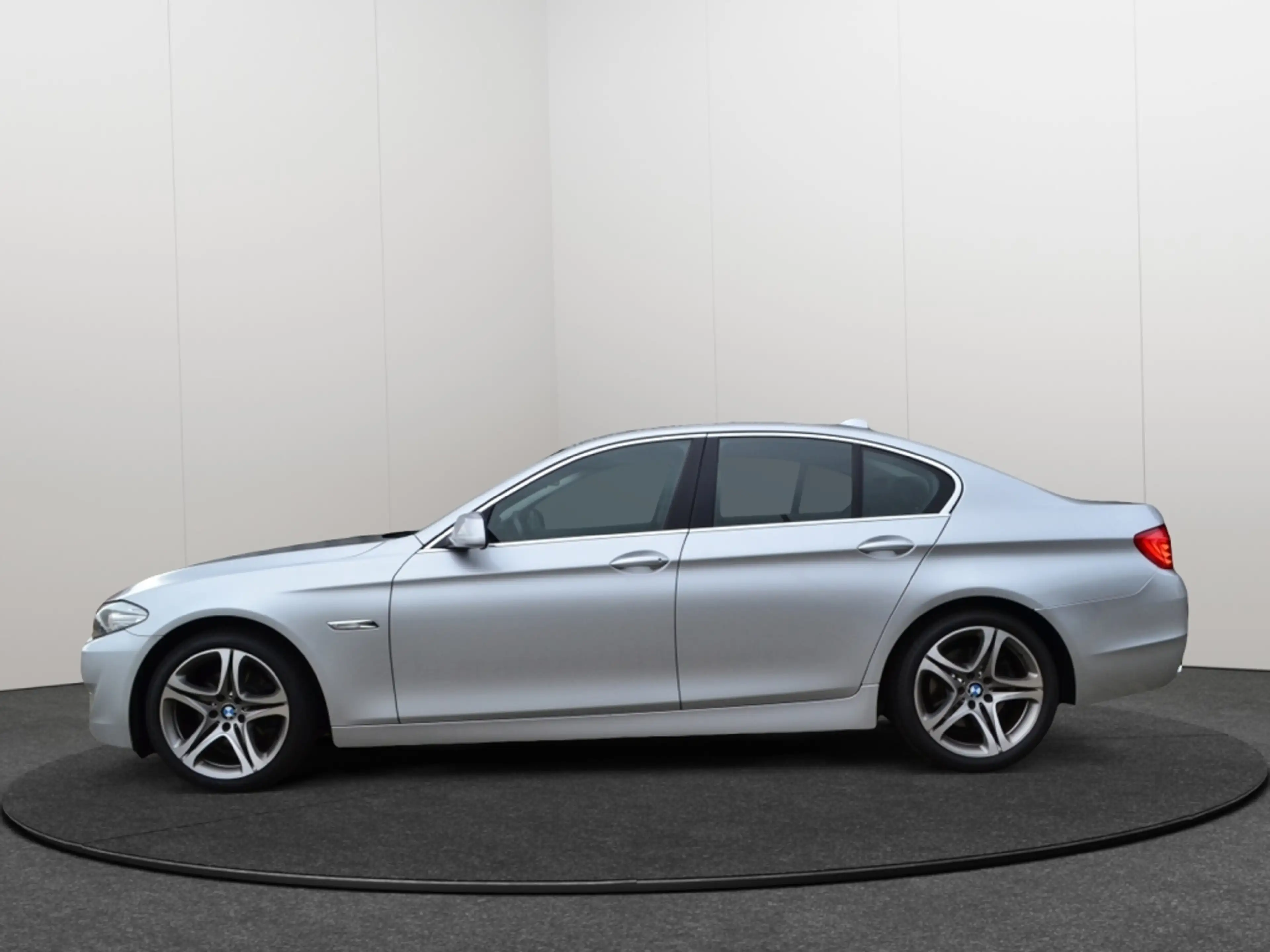 BMW 523 5-serie 523i High Executive Leer/Navi/LED/19'' inc — photo 2