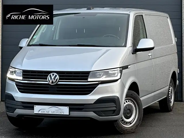 Volkswagen T6.1 Transporter 2.0 TDi / LED / CarPlay / Caméra / Double cab.