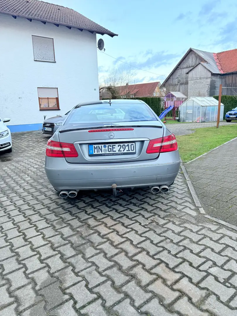 Mercedes-Benz E 220 CDI DPF Coupe BlueEFFICIENCY Automatik Avantgarde - 2