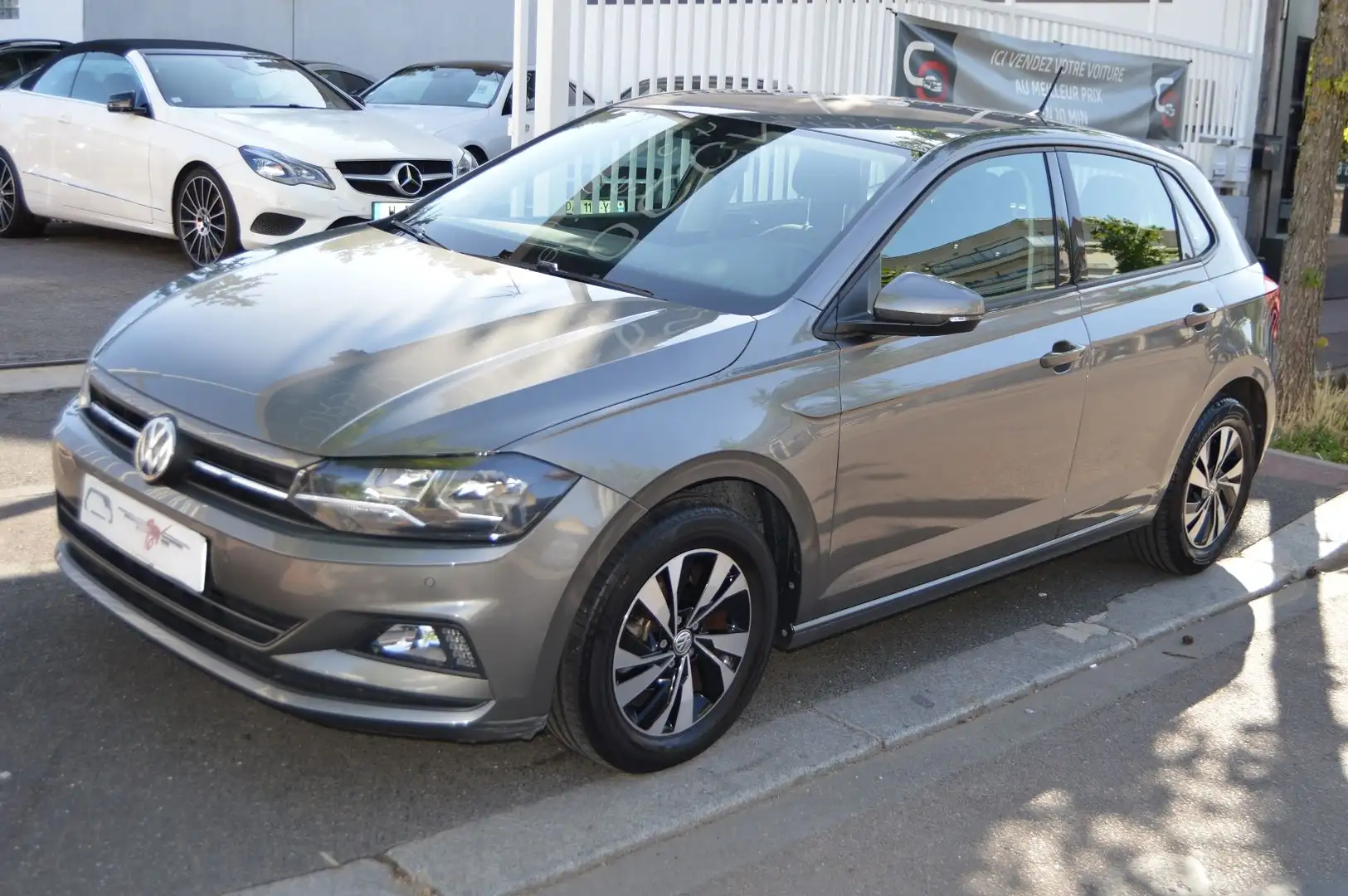 Volkswagen Polo 1.0  CONFORTLINE BUSINESS Gris - 1