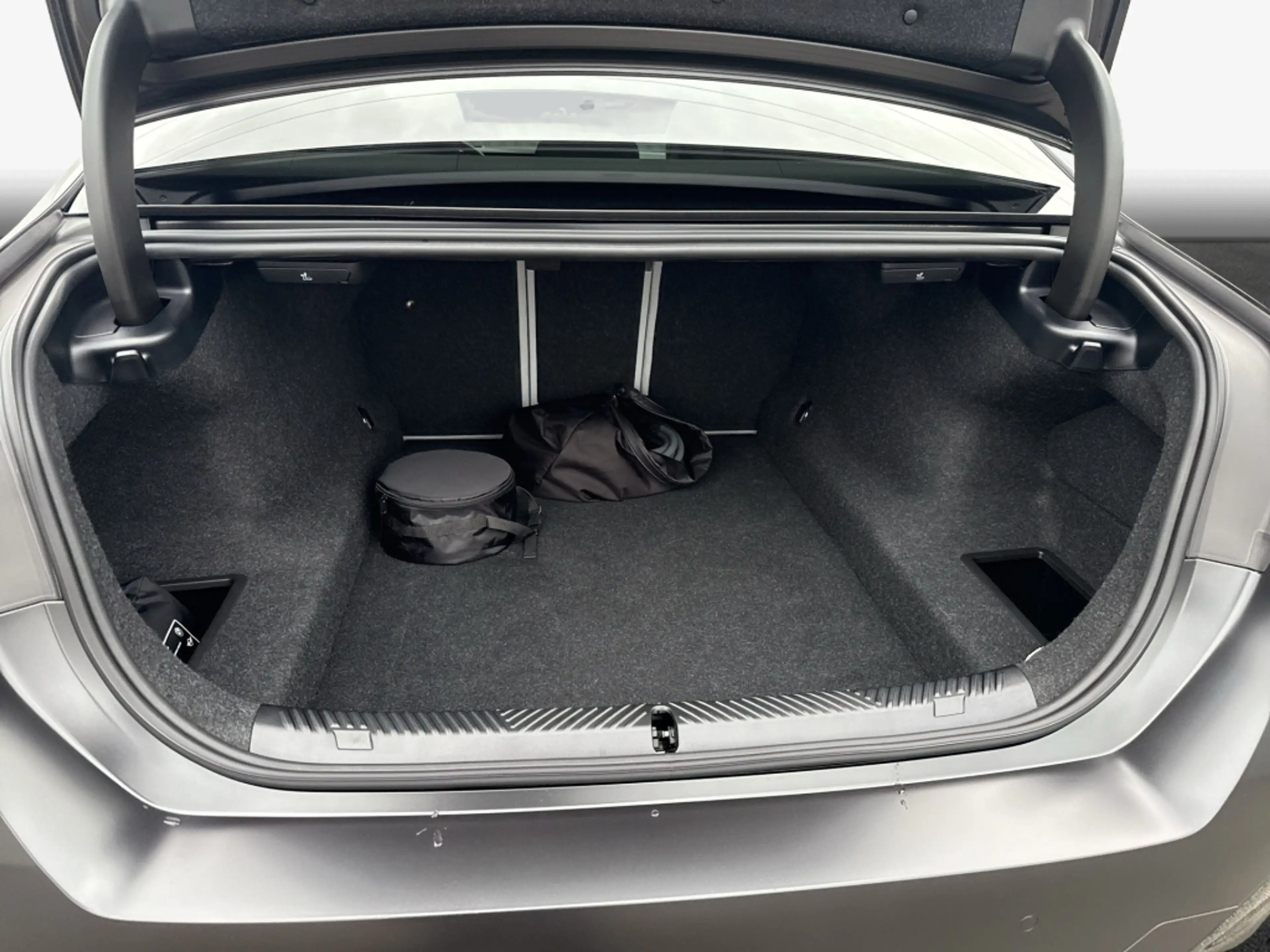 BMW 550 e xDrive Aut. — photo 10