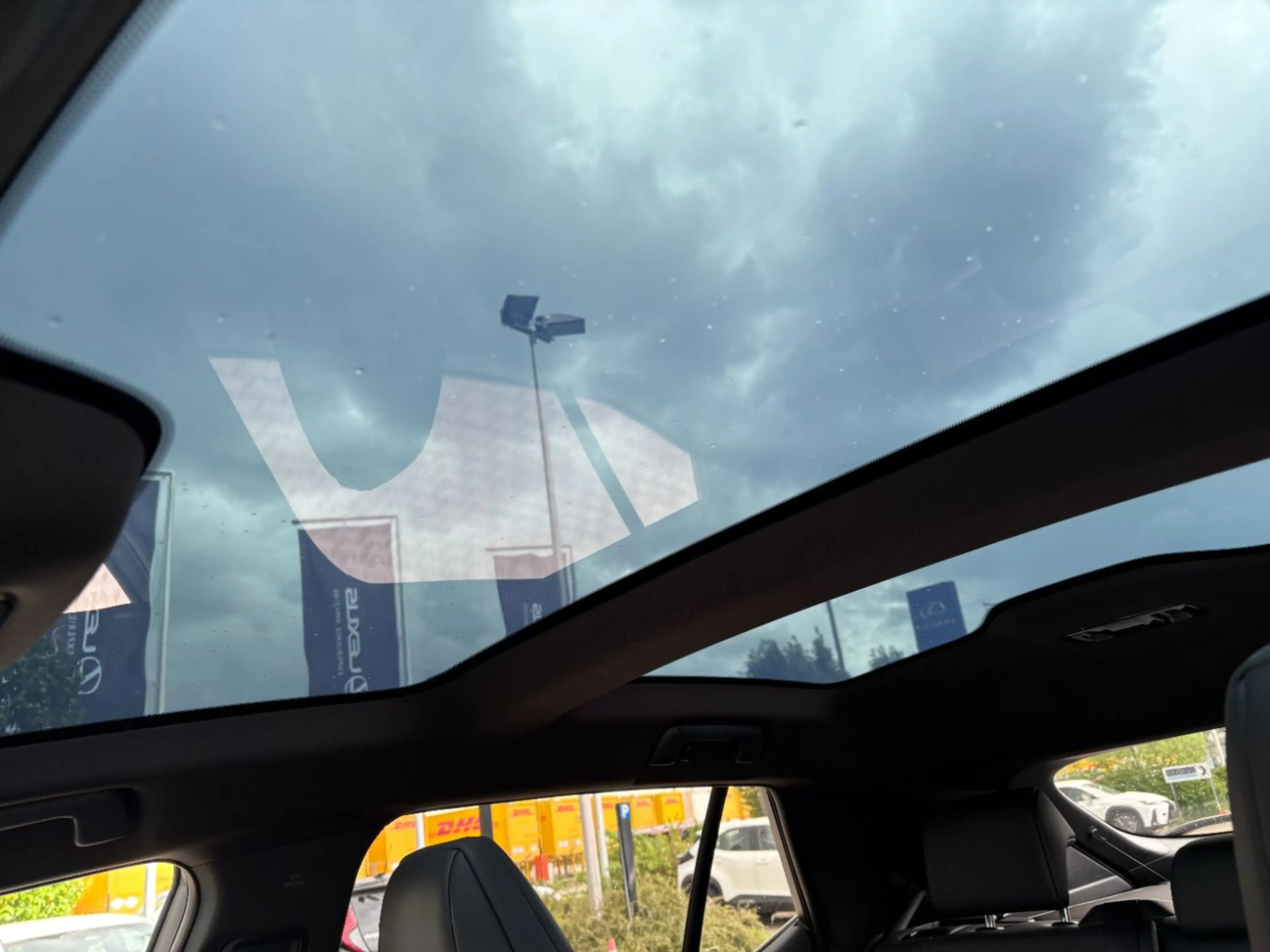 Lexus RZ 550e DIRECT4 F Sport LED, Navi, Pano, Kamera — photo 8