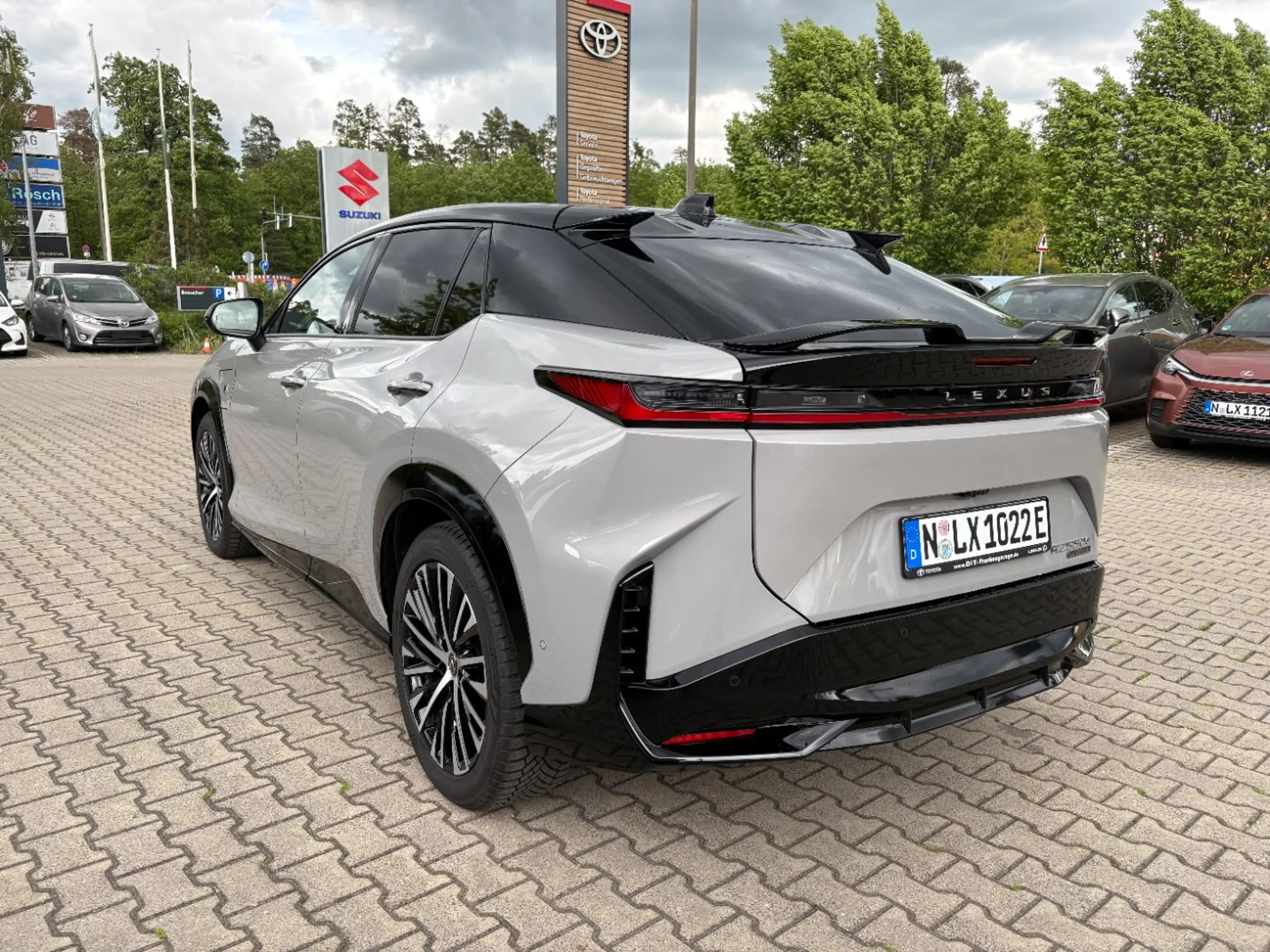 Lexus RZ 550e DIRECT4 F Sport LED, Navi, Pano, Kamera — photo 4