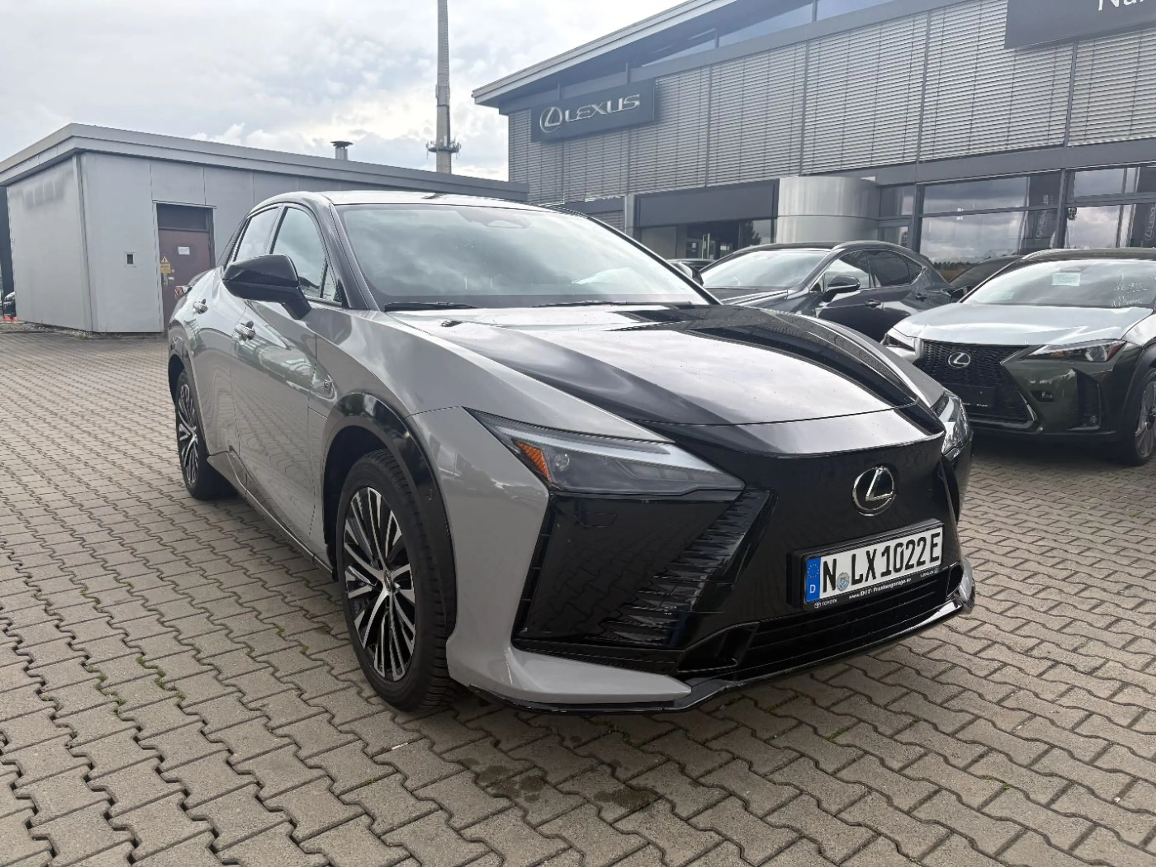 Lexus RZ 550e DIRECT4 F Sport LED, Navi, Pano, Kamera — photo 2