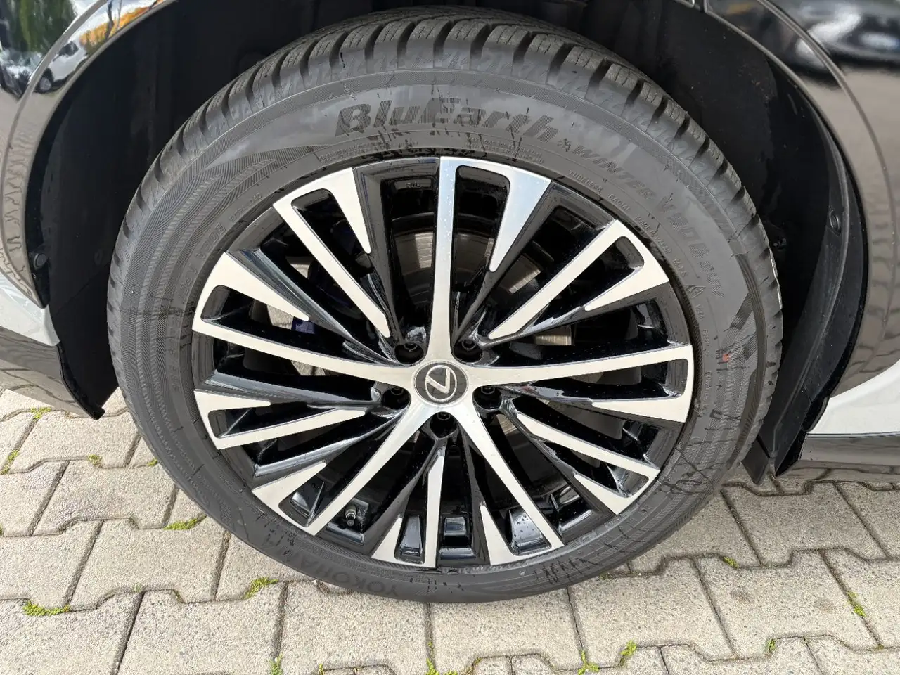 Lexus RZ 550e DIRECT4 F Sport LED, Navi, Pano, Kamera 15
