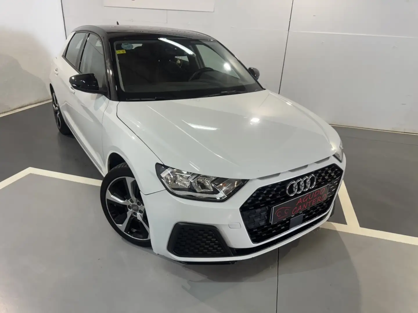 Audi A1 Sportback 25 TFSI Blanc - 1