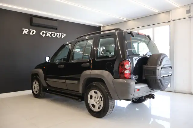 Jeep Cherokee view 7