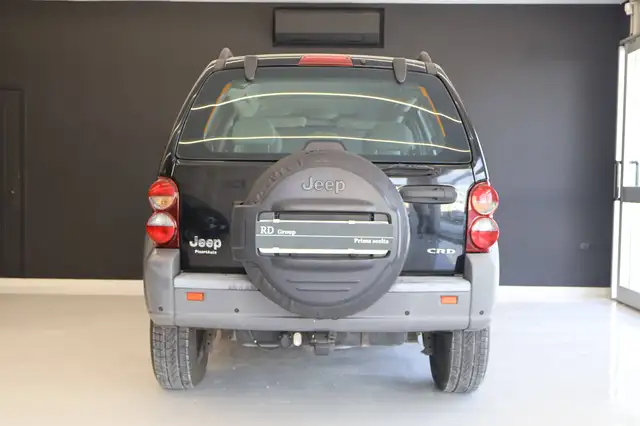 Jeep Cherokee view 5