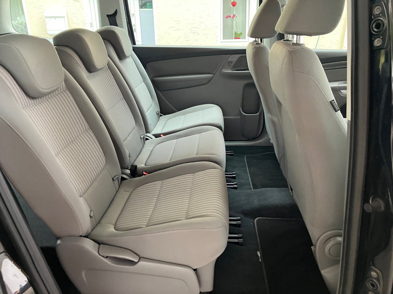 SEAT Alhambra 2.0 TDI Reference AHK PDC — photo 8
