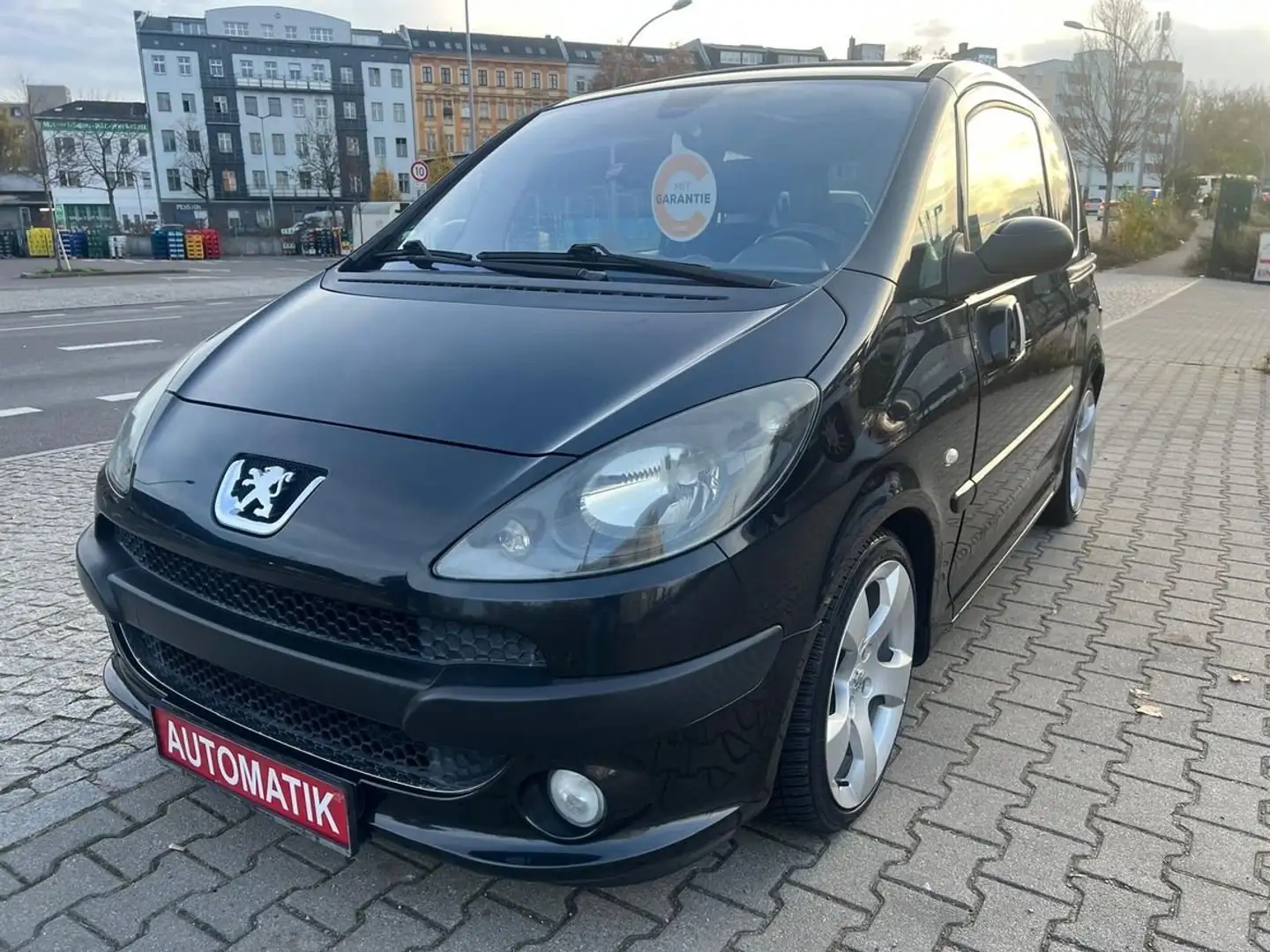 Peugeot 1007 Premium Automatik,Klima,Pano,Kamera,Allwetter Schwarz - 2