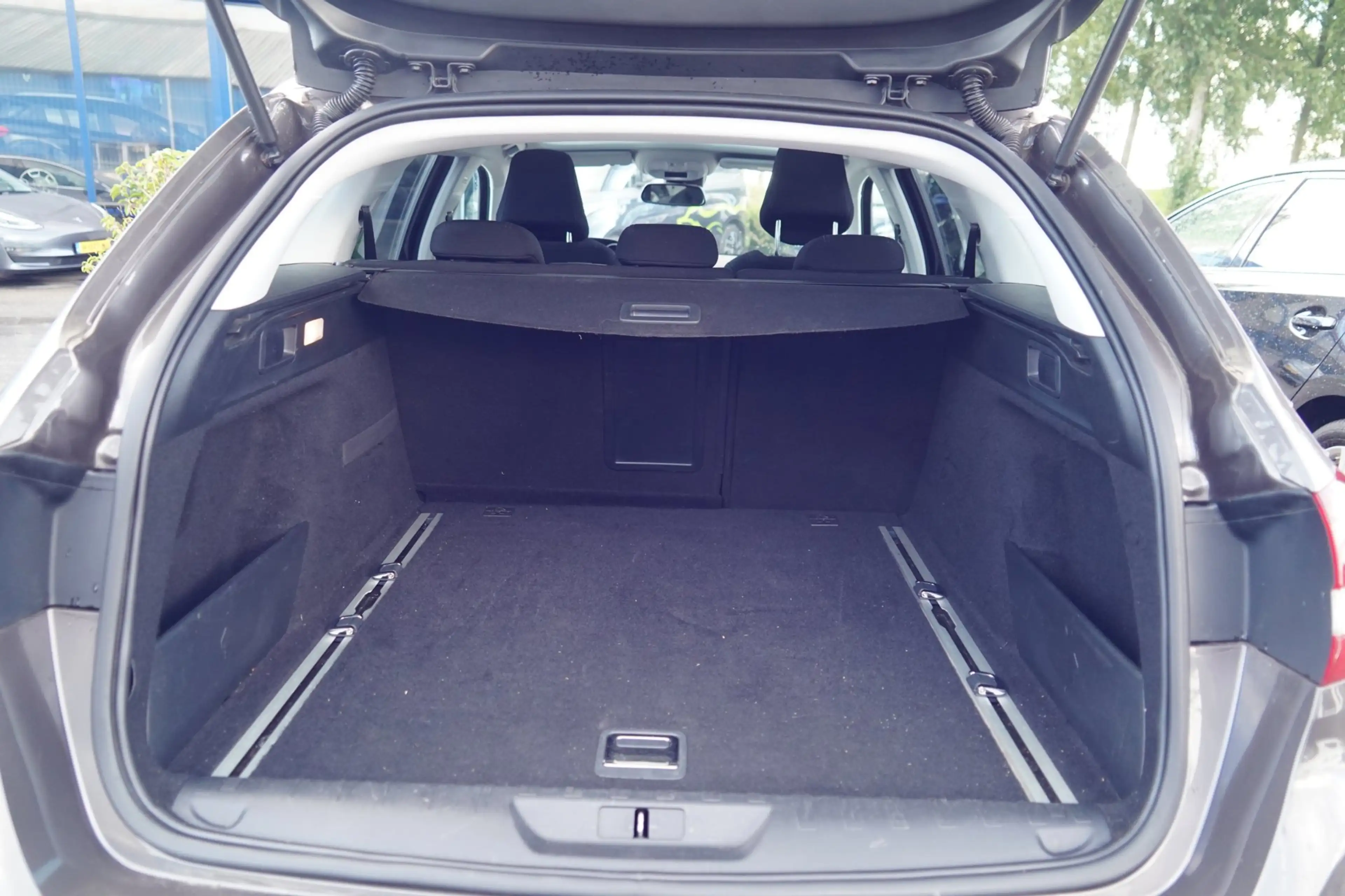 Volvo V40 Cross Country 1.5 T3 Dynamic Edition / 33dkm NAP / Pano / Automa — photo 10