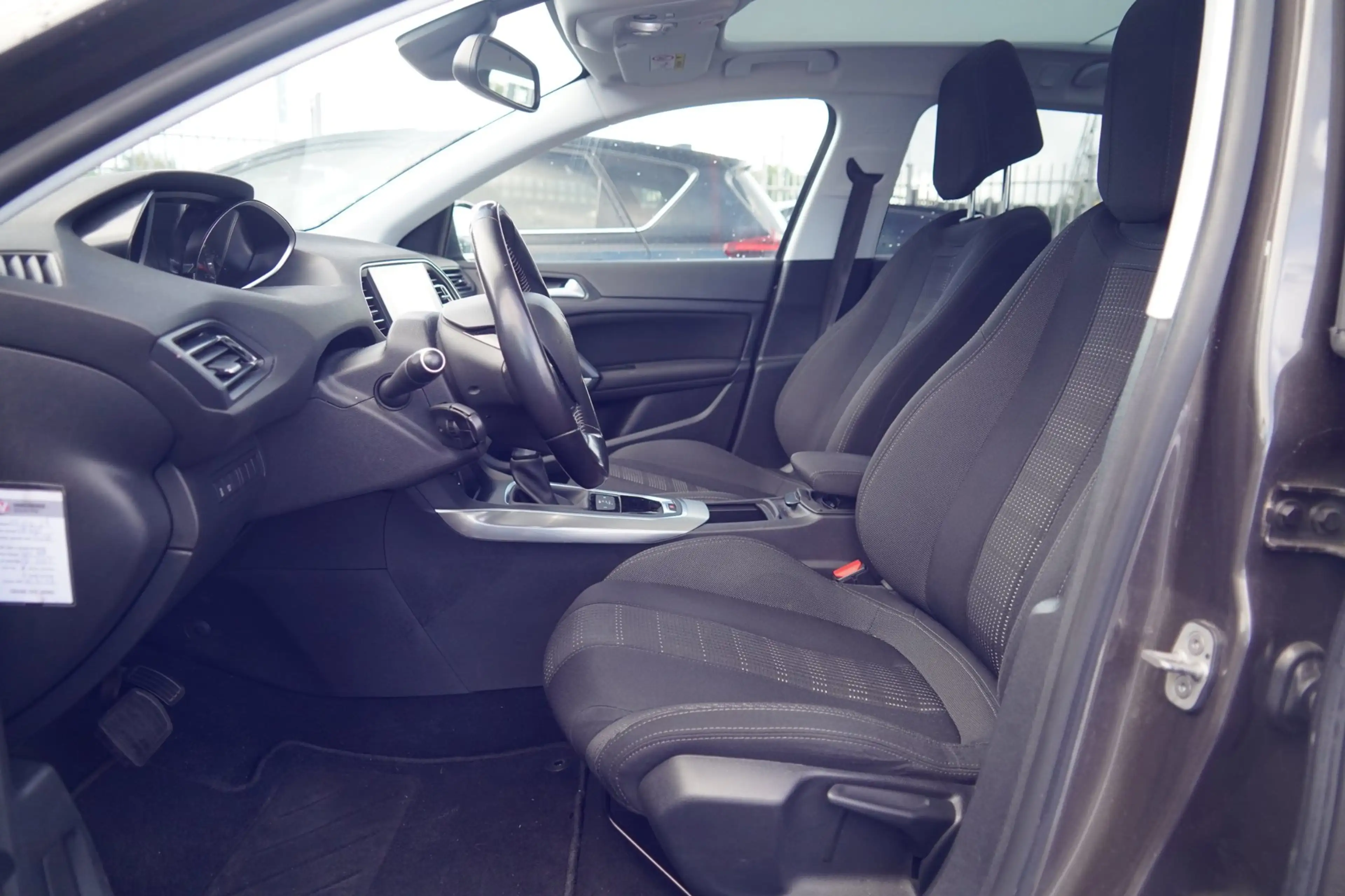 Volvo V40 Cross Country 1.5 T3 Dynamic Edition / 33dkm NAP / Pano / Automa — photo 8