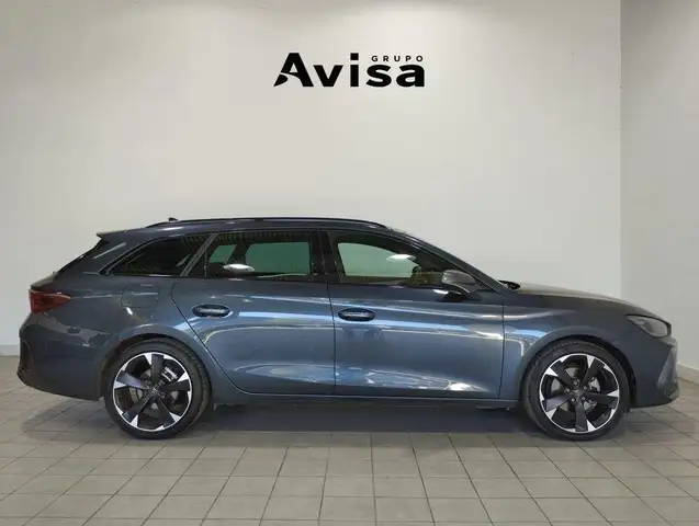 Cupra Leon view 3