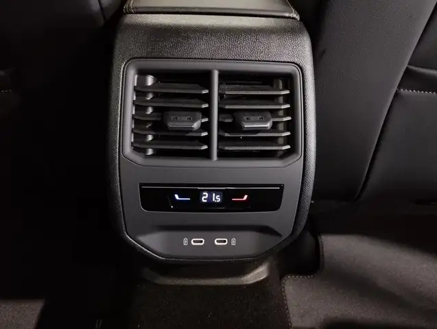 Cupra Leon view 13