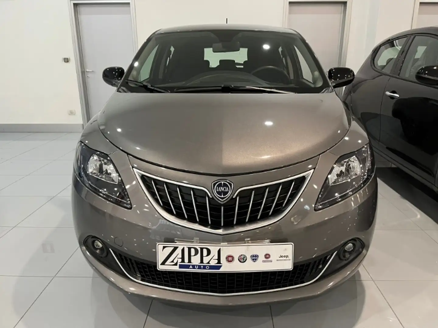 Lancia Ypsilon 1.0 FireFly Hybrid Platino Gris - 2