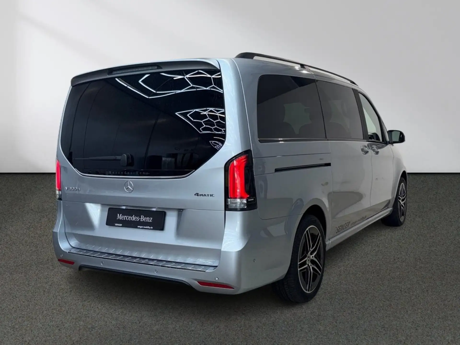 벤츠 Mercedes-Benz V-Class V 300 2026 은색 사진 3