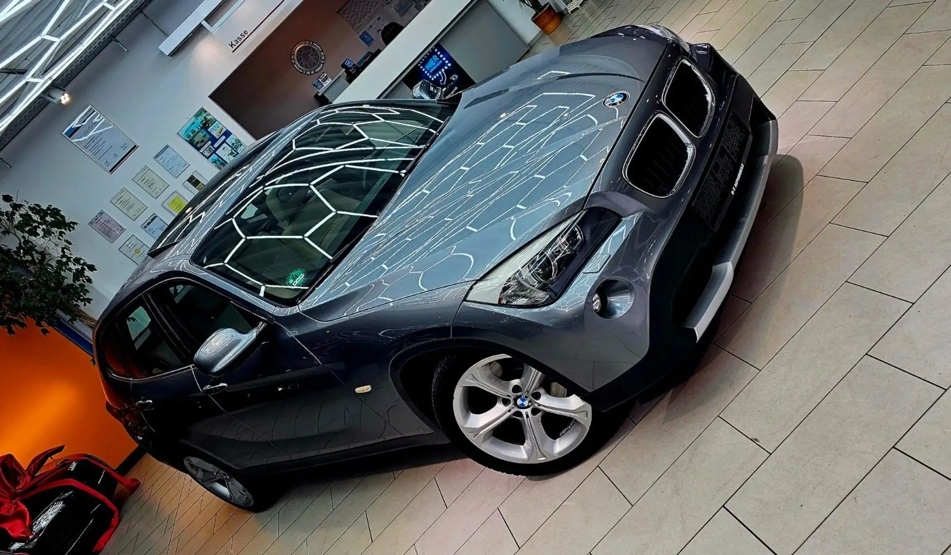 BMW X1 18 i sDrive VOLL-LEDER NAVI PANORAMA XENO Grigio - 2