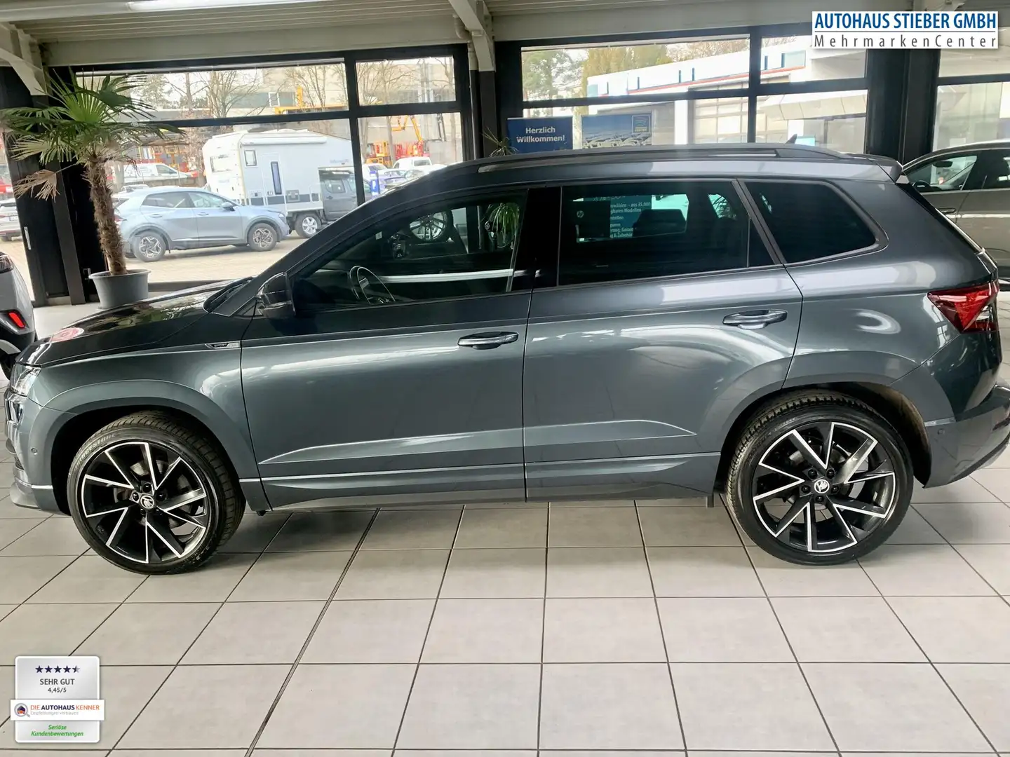 Skoda Karoq Sportline 2.0 TSI 7-Gang-DSG 4x4 SHZvo+hi+LHZ+N... Grau - 2