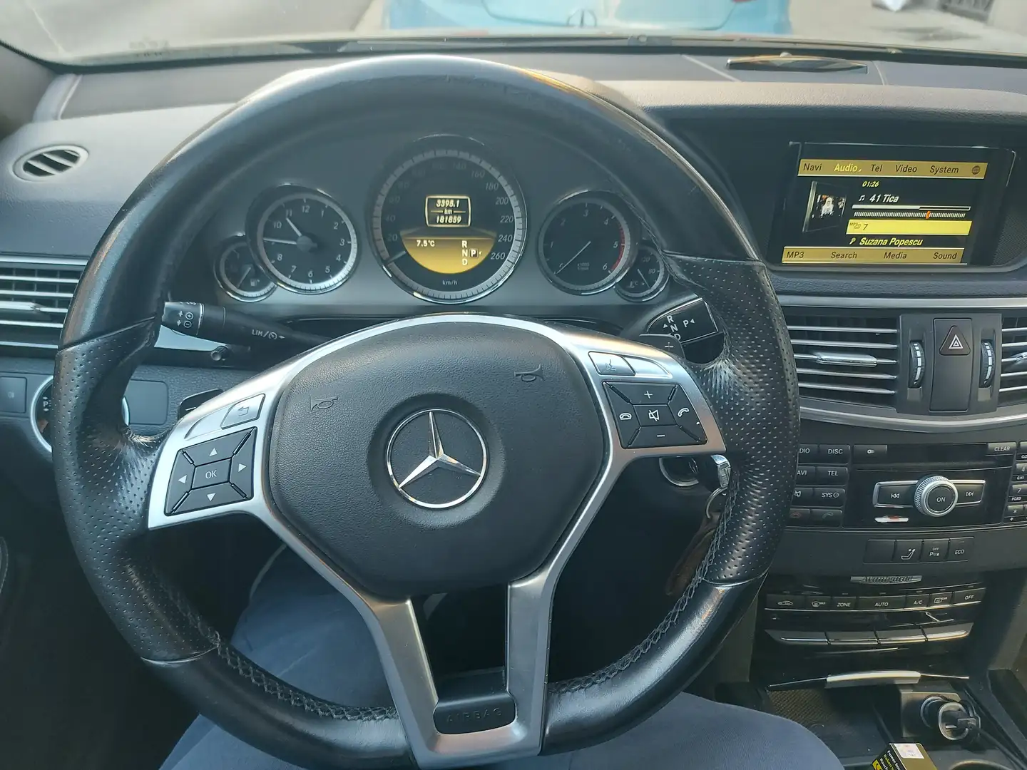 Mercedes-Benz E 250 CDI BE Avantgarde Start/Stop Zwart - 2