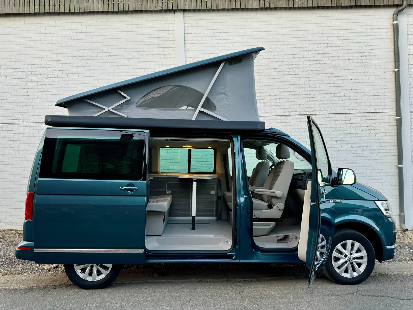 Volkswagen T6 California 2.0TDI DSG OCEAN ACC Garantie 12M. 1°pr./1eig. Blauw - 1
