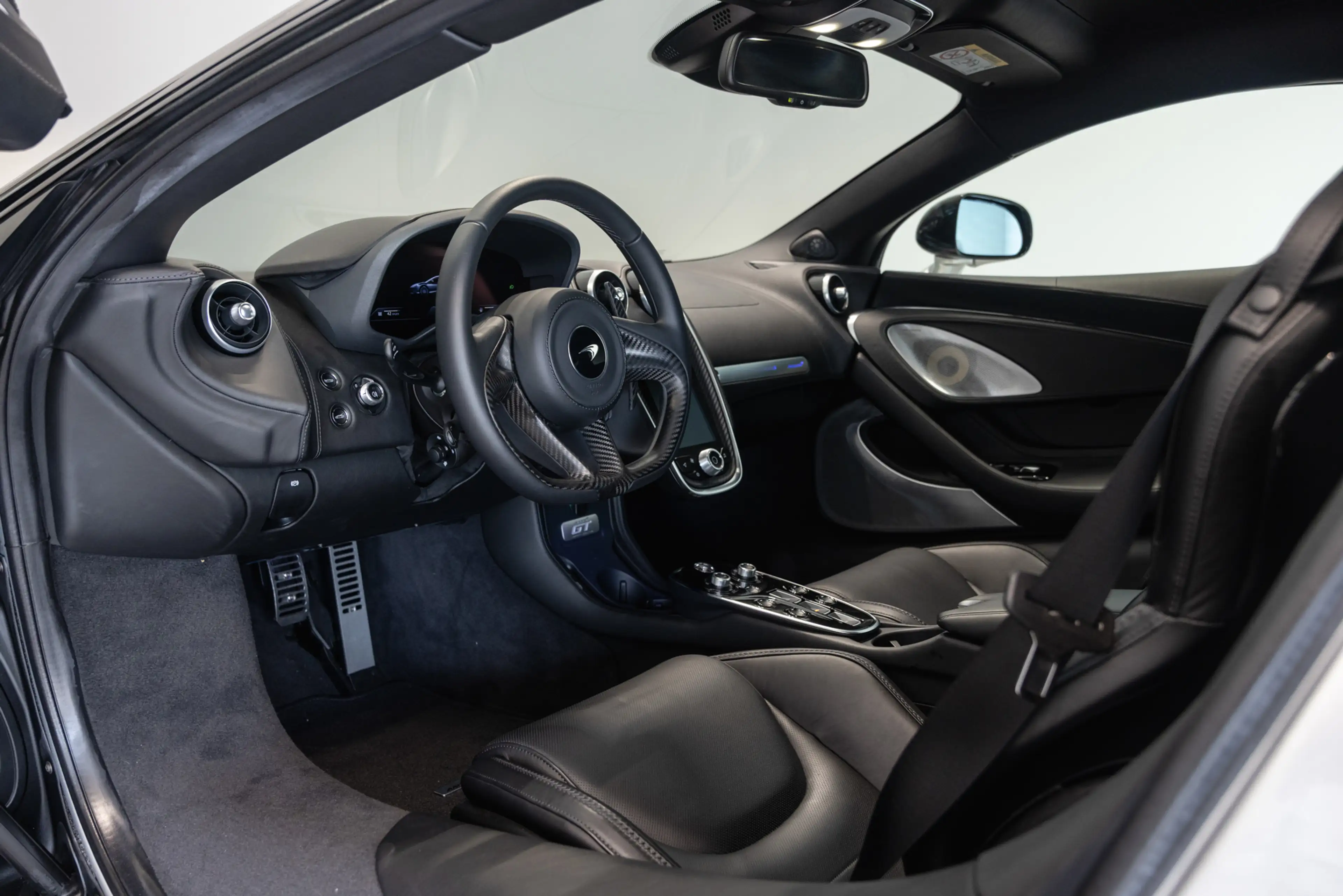 McLaren GT — photo 3