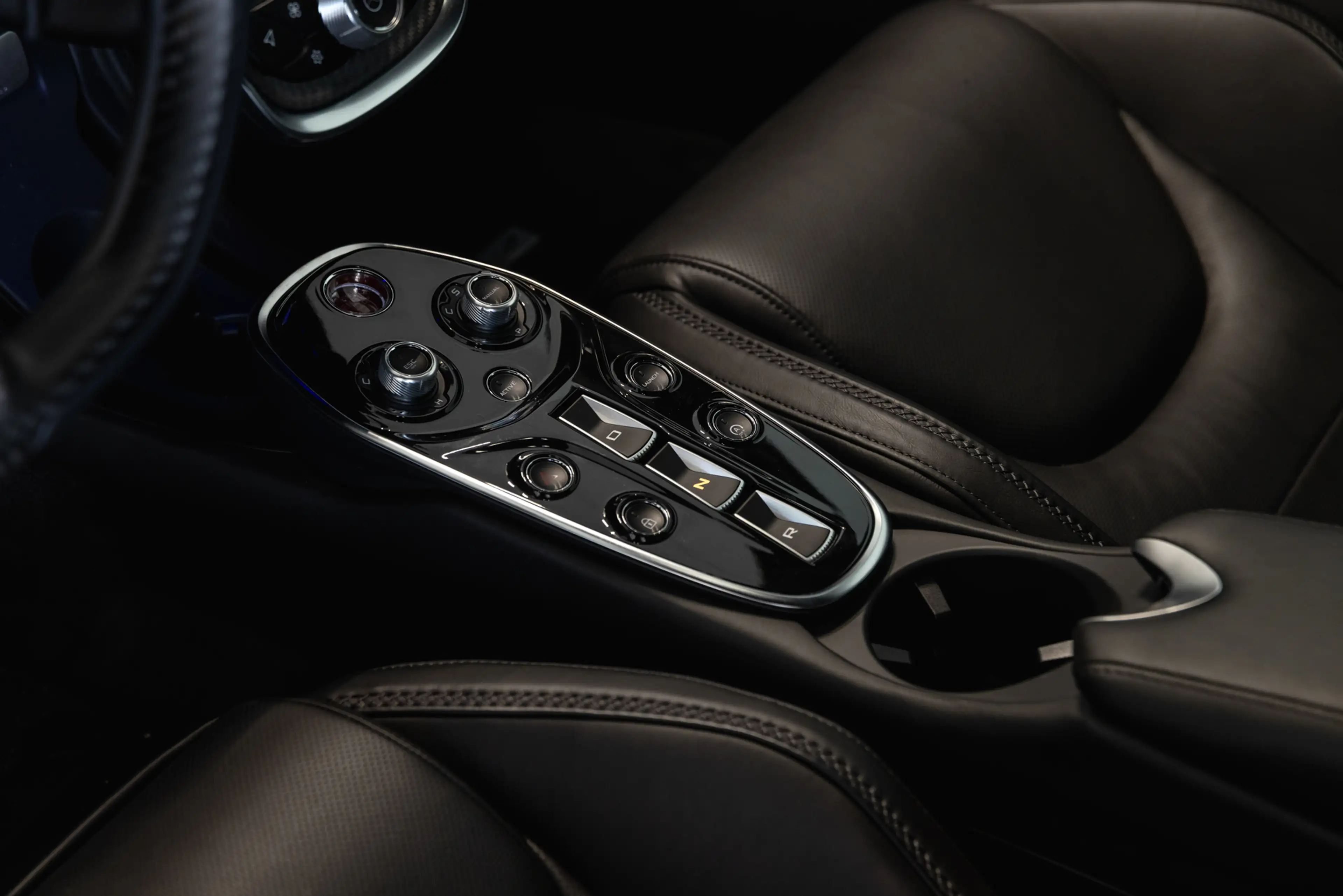 McLaren GT — photo 15