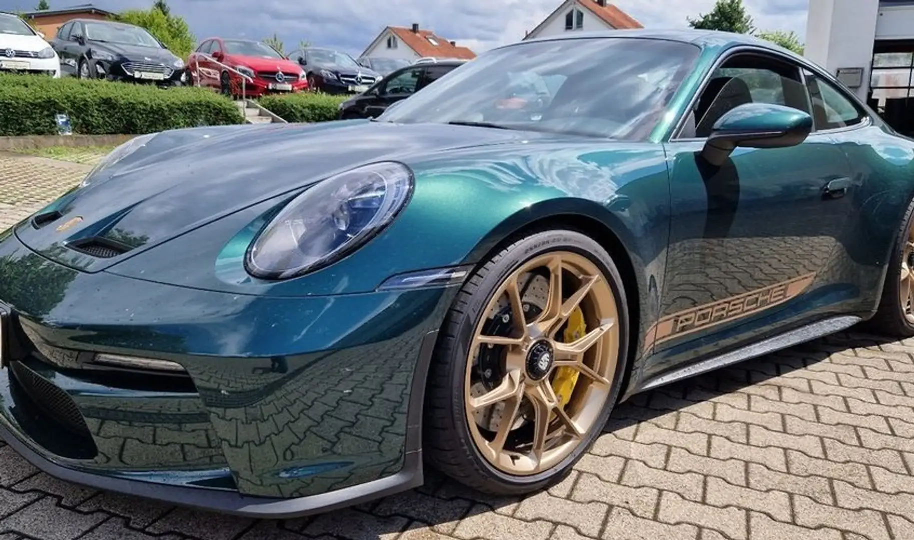 Porsche 992 GT3 Touring Package PDK Verde - 1
