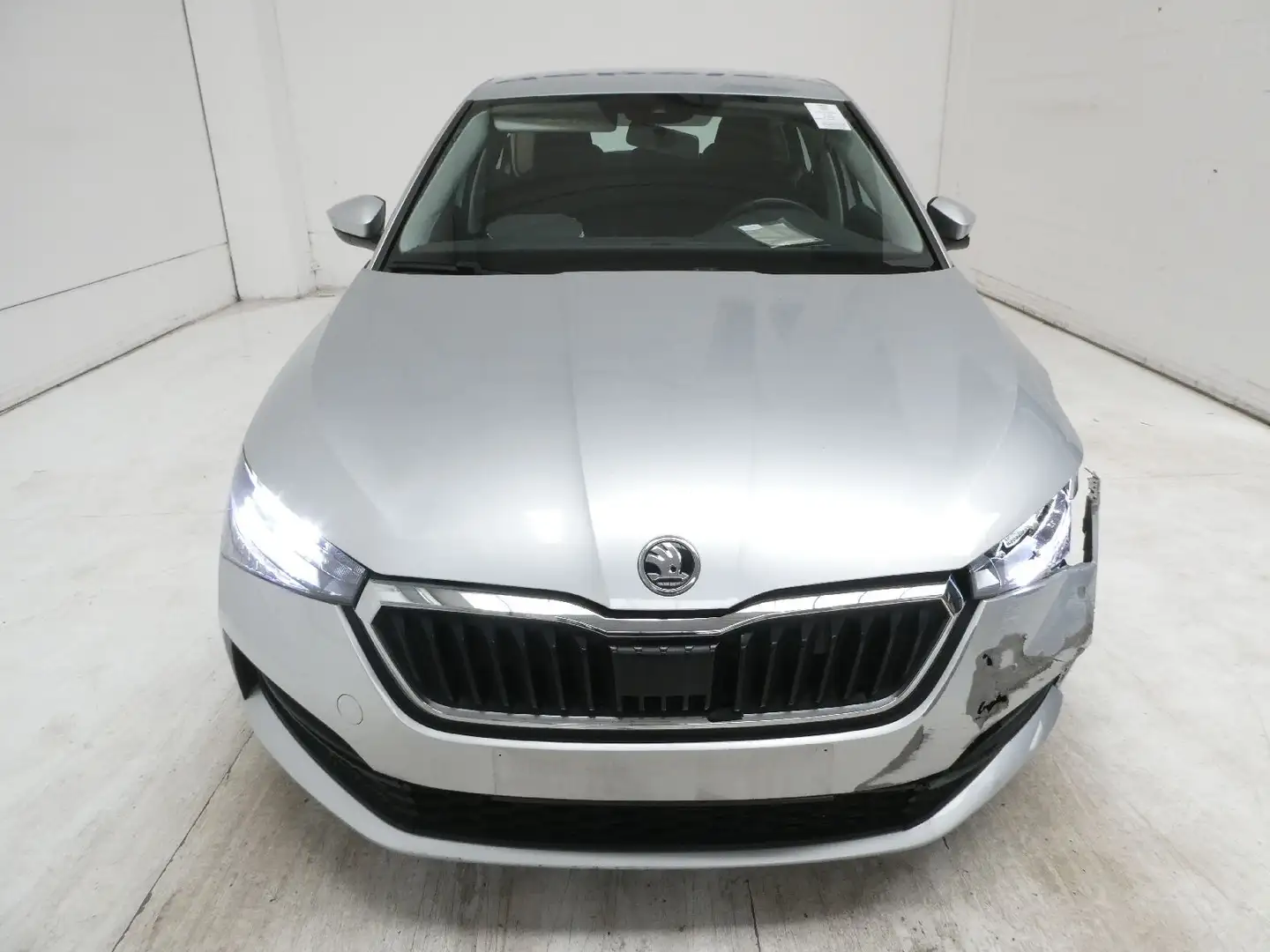Skoda Scala Active Gris - 2