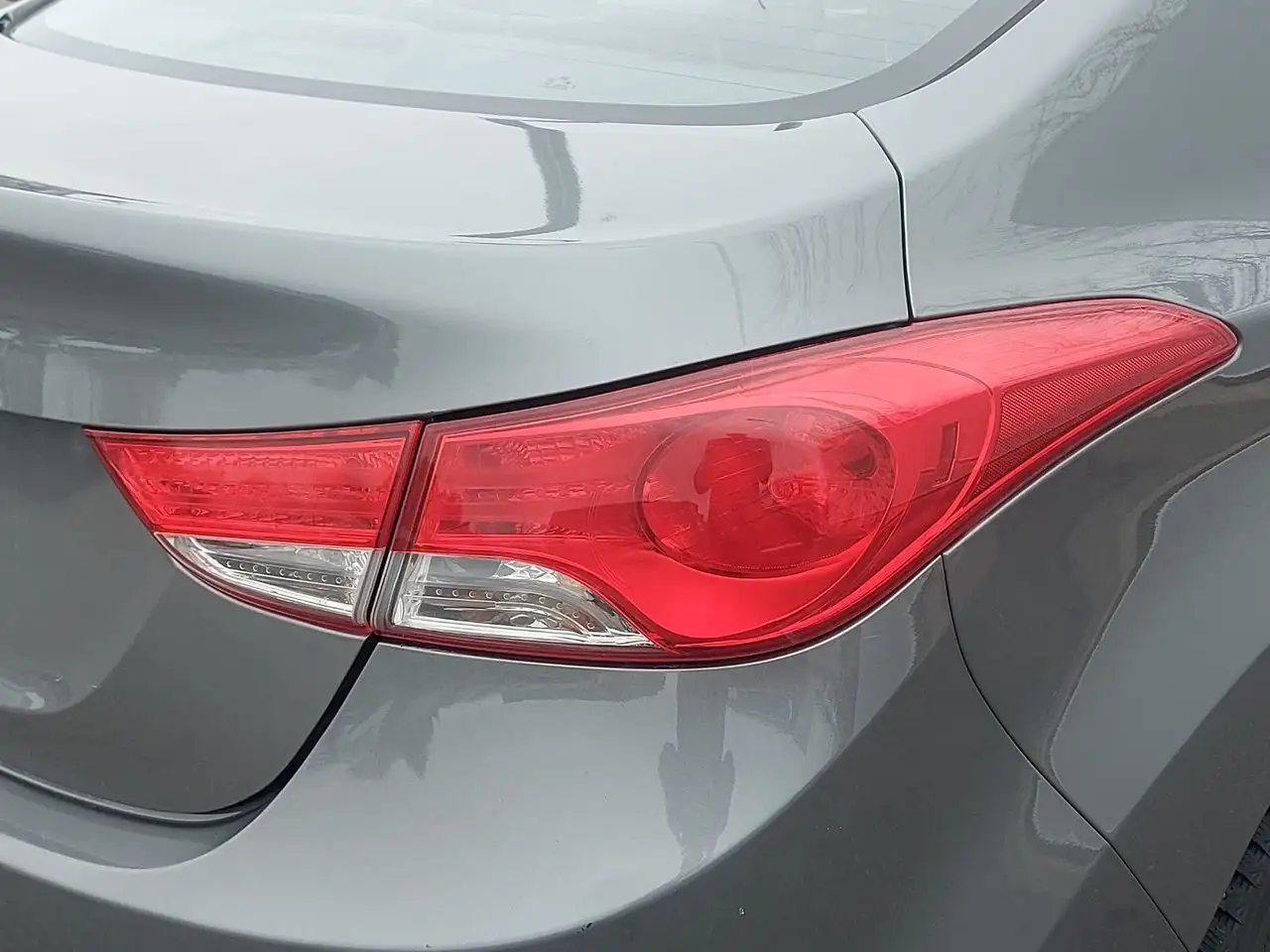 Hyundai ELANTRA снимка Hyundai ELANTRA