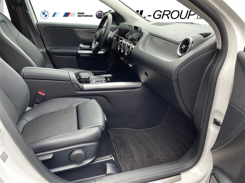 Mercedes-Benz GLA 180 PROGRESSIVE PANO 360° KAMERA ALU 18" — photo 10