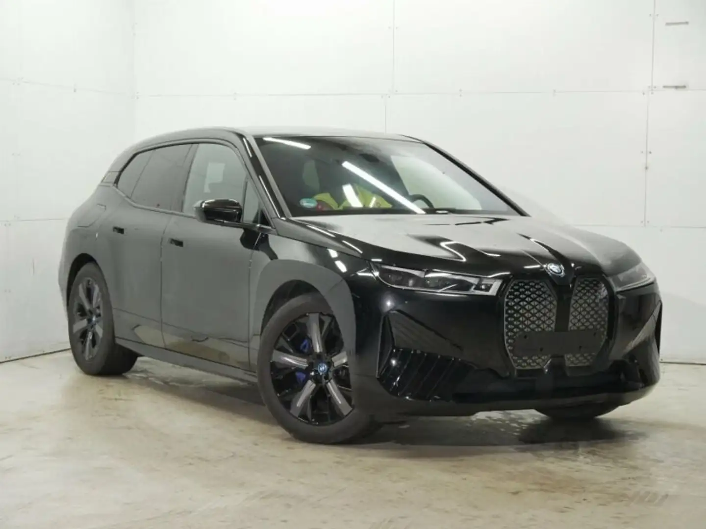 BMW iX xDrive50 Sportpaket NP 130770.-€ AHK Panorama Schwarz - 2