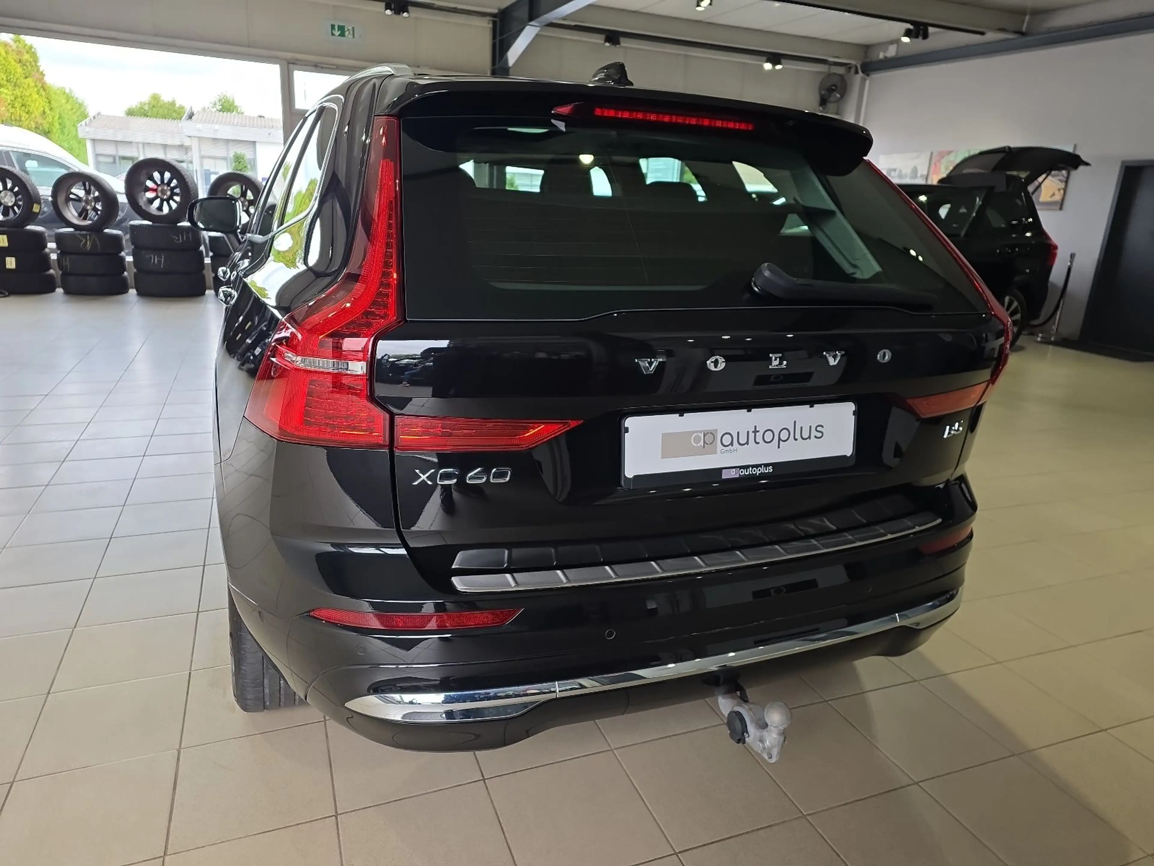 Volvo XC60 B5 Inscription ACC AHK Sitzbelüftung 360° — photo 9