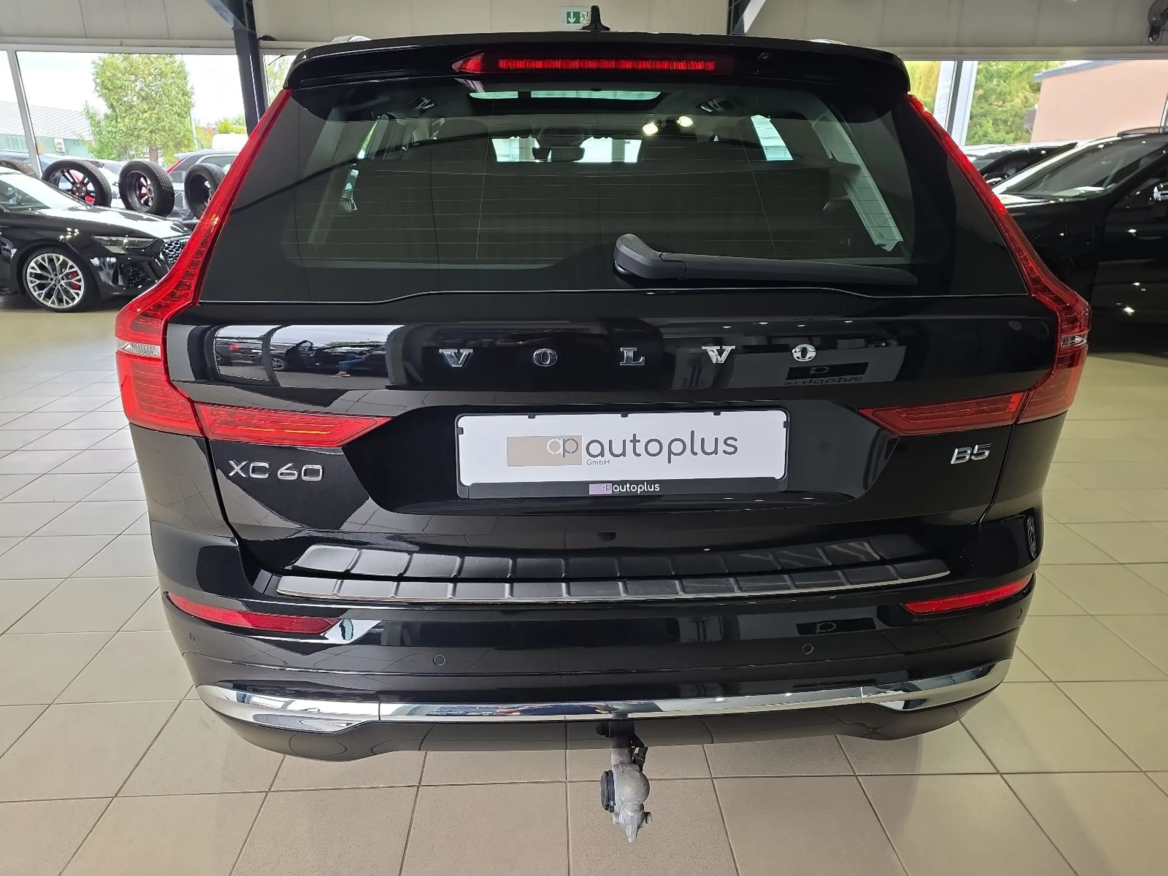 Volvo XC60 B5 Inscription ACC AHK Sitzbelüftung 360° — photo 8
