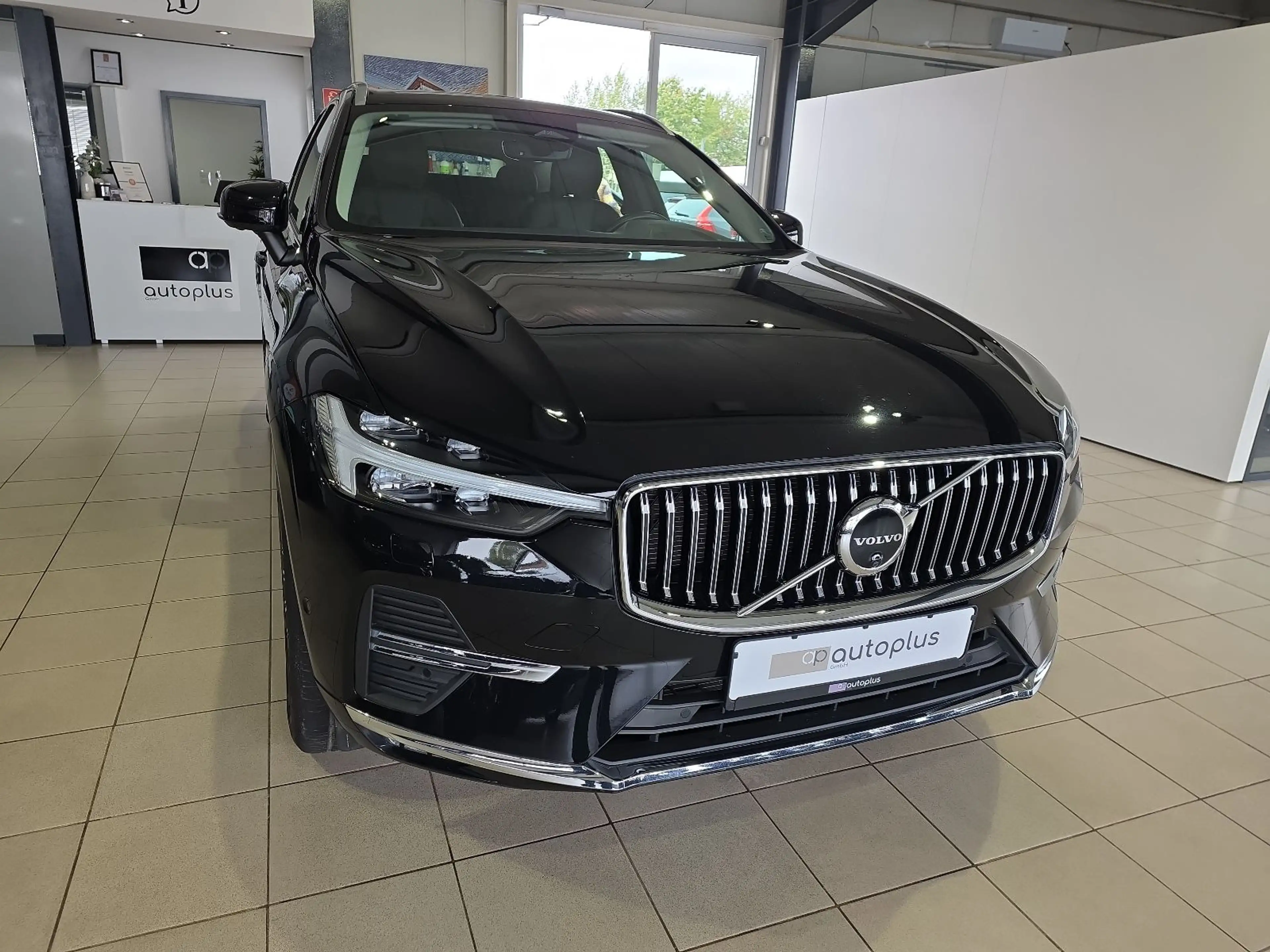 Volvo XC60 B5 Inscription ACC AHK Sitzbelüftung 360° — photo 4