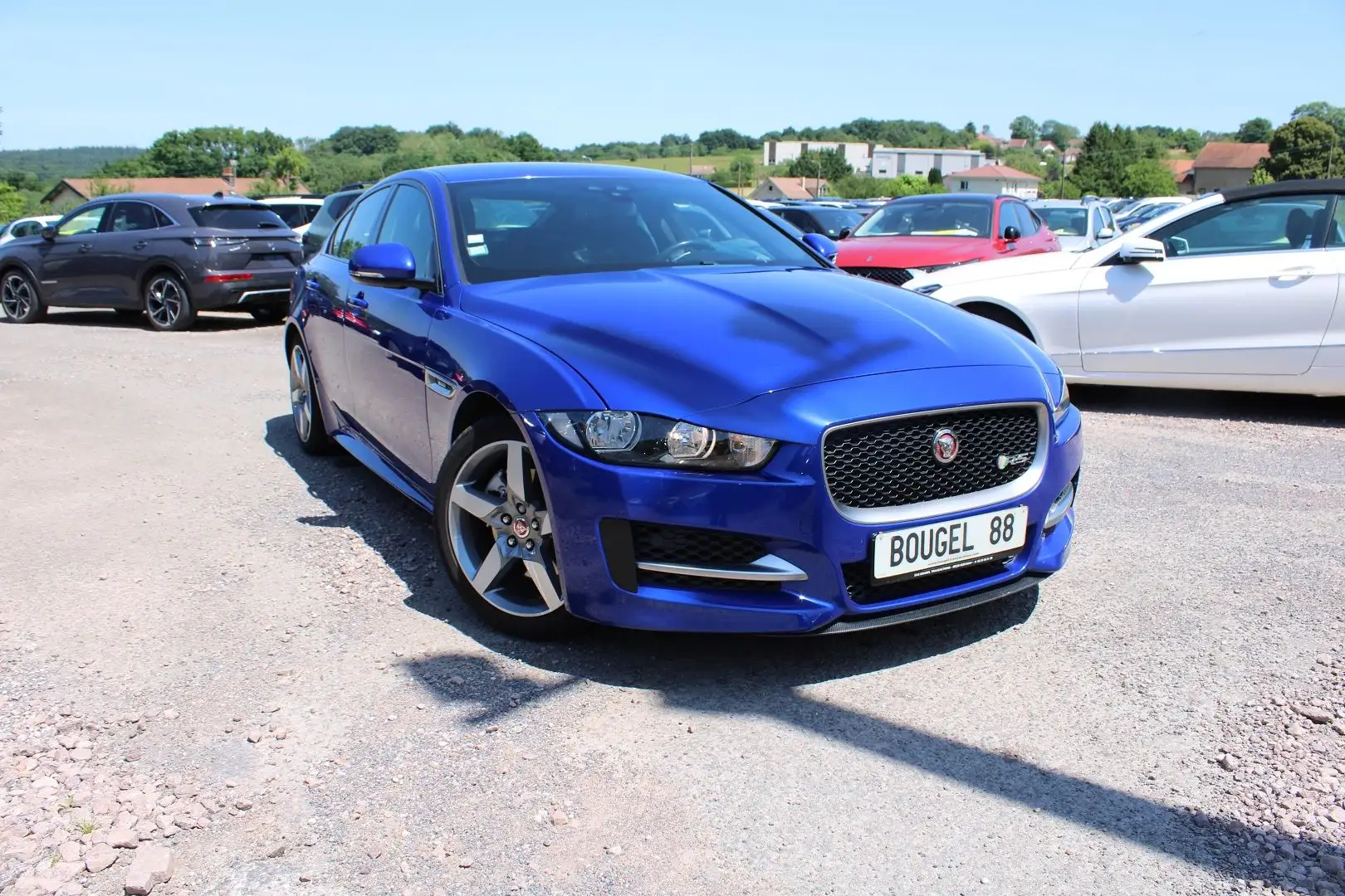 Jaguar XE 2LD 180 CV R-SPORT BOITE AUTO 8 VITESSES GPS COULE - 1