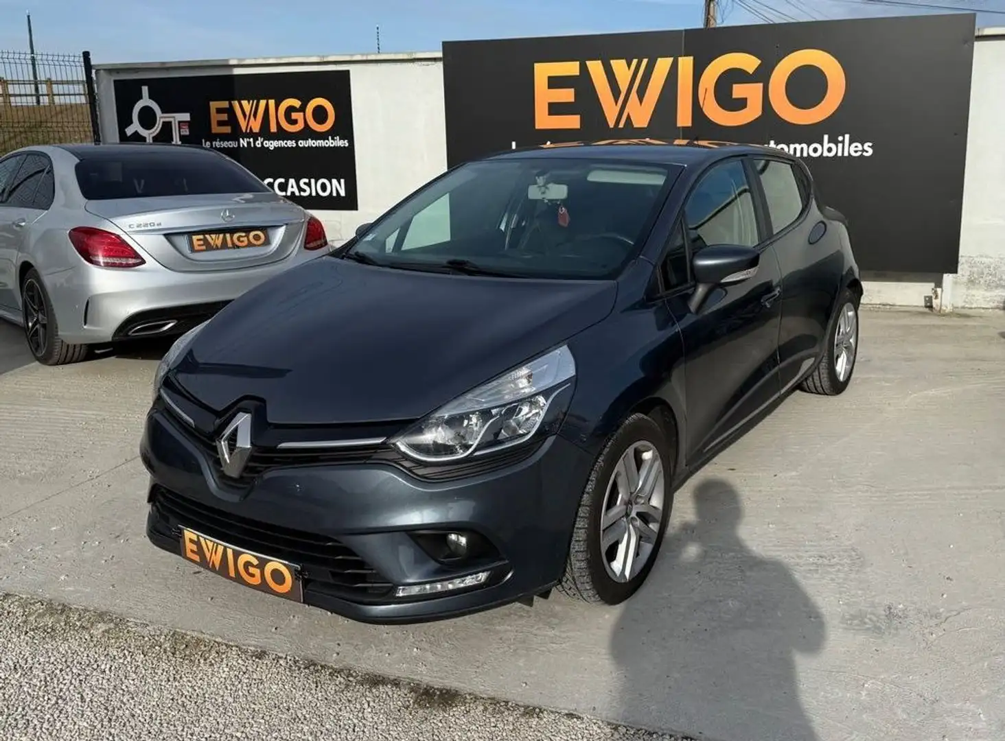 Renault Clio 1.5 dci 90 ch radar ar %2B carplay Gris - 1