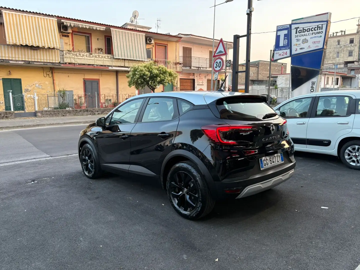 Renault Captur TCe 90 CV Intens Fekete - 2