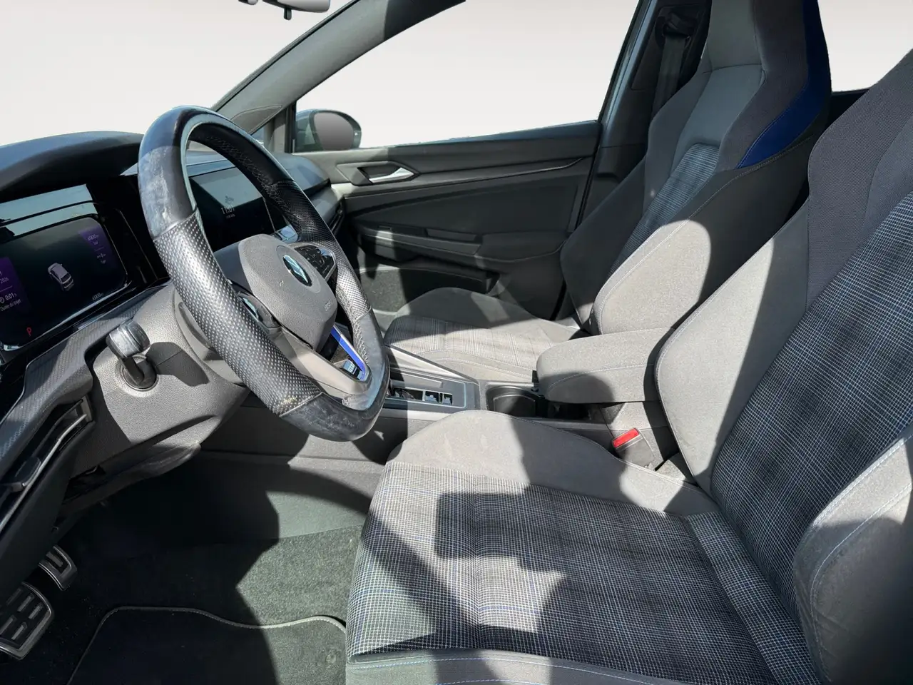 Volkswagen Golf Standard Model — photo 10
