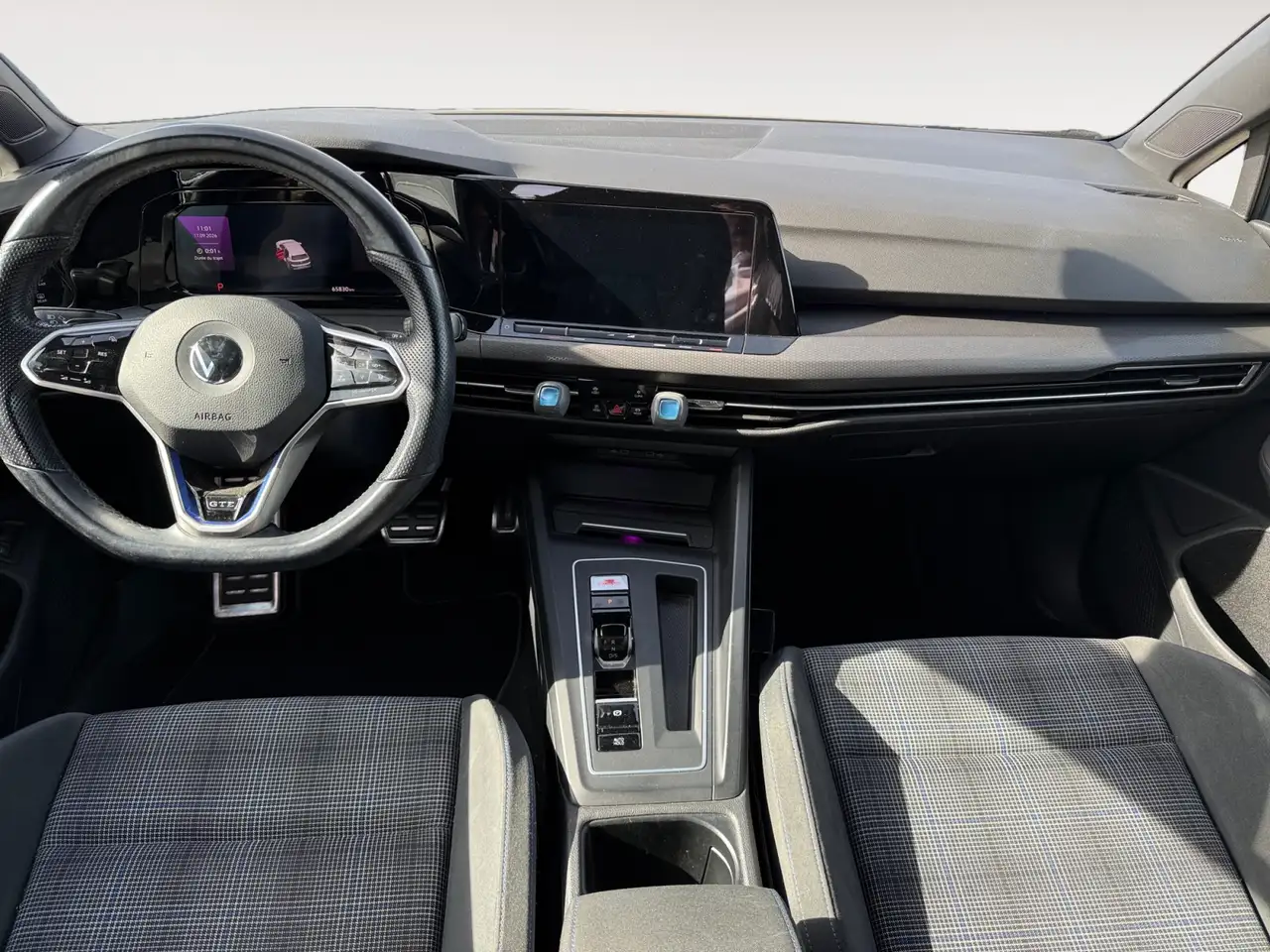 Volkswagen Golf Standard Model — photo 15