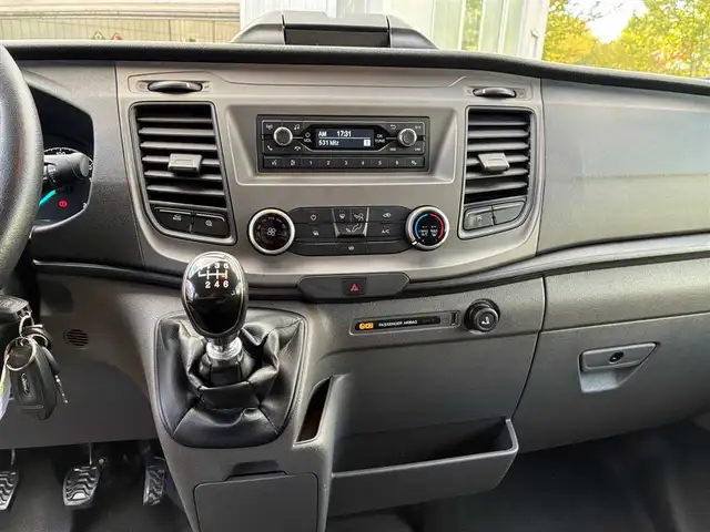 Ford Transit view 12