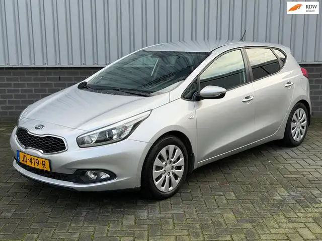 Kia Ceed / cee'd 1.4 CVVT X-tra |Airco|CruiseCtrl|5 Deurs|Bluetooth