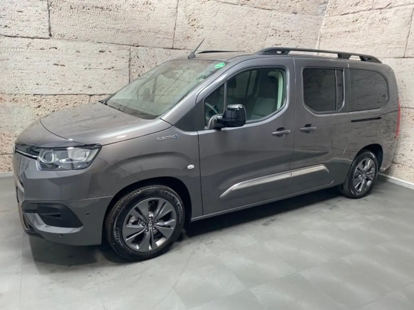 Toyota Proace City Electric L2 Electric 50 kWh Family+ Grau - 1
