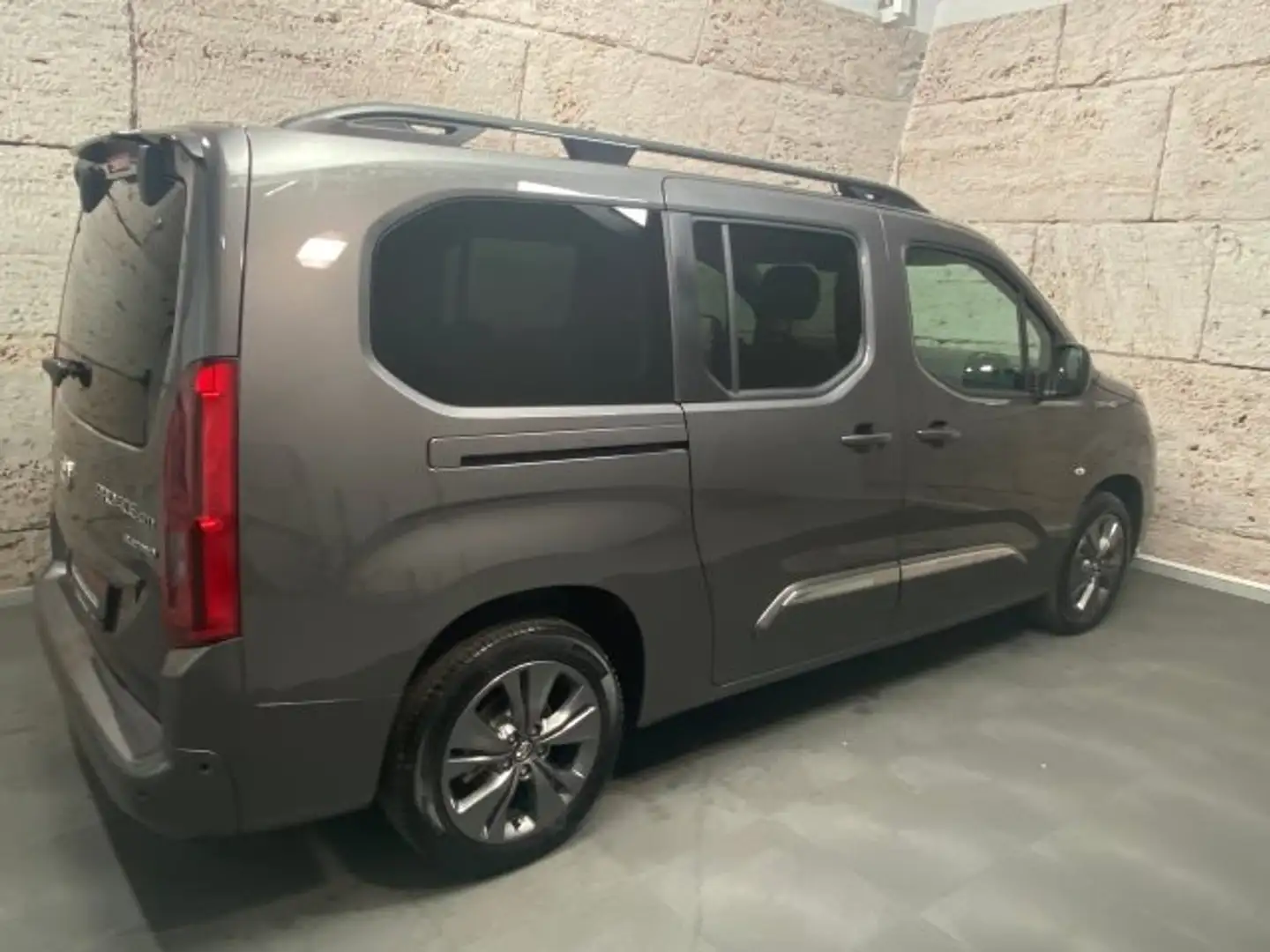 Toyota Proace City Electric L2 Electric 50 kWh Family+ Grau - 2